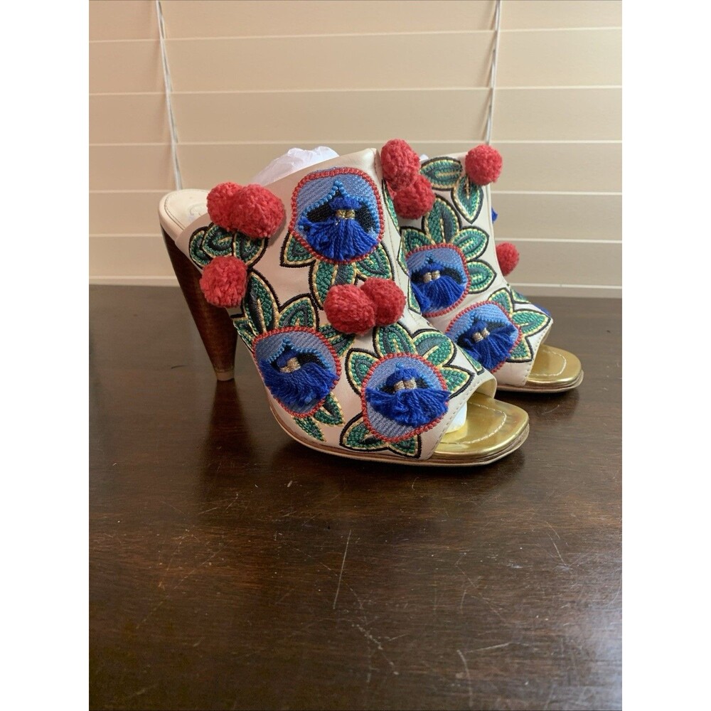 Tory Burch Ellis Size 6 Beige Leather Embroidered Pom Pom Mules